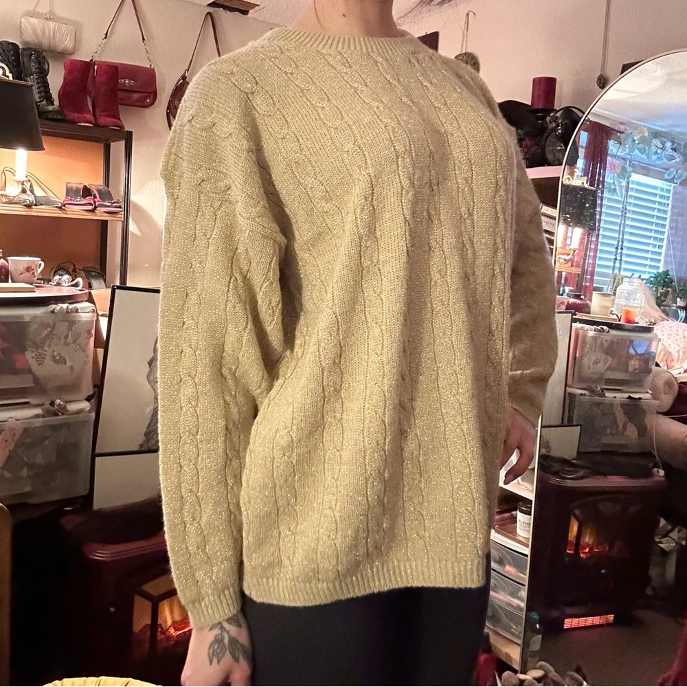 vintage tan cable knit sweater with gold flecks